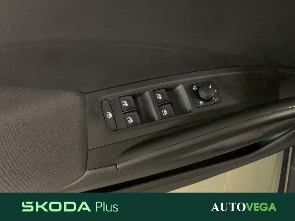 SKODA Fabia 1.0 tsi evo young edition 95cv - 16