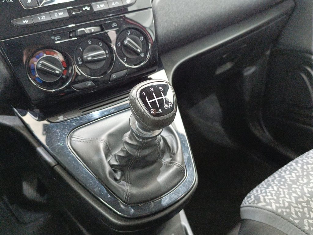 LANCIA Ypsilon 1.0 FireFly 5 porte S&S Hybrid Ecochic Silver - 8