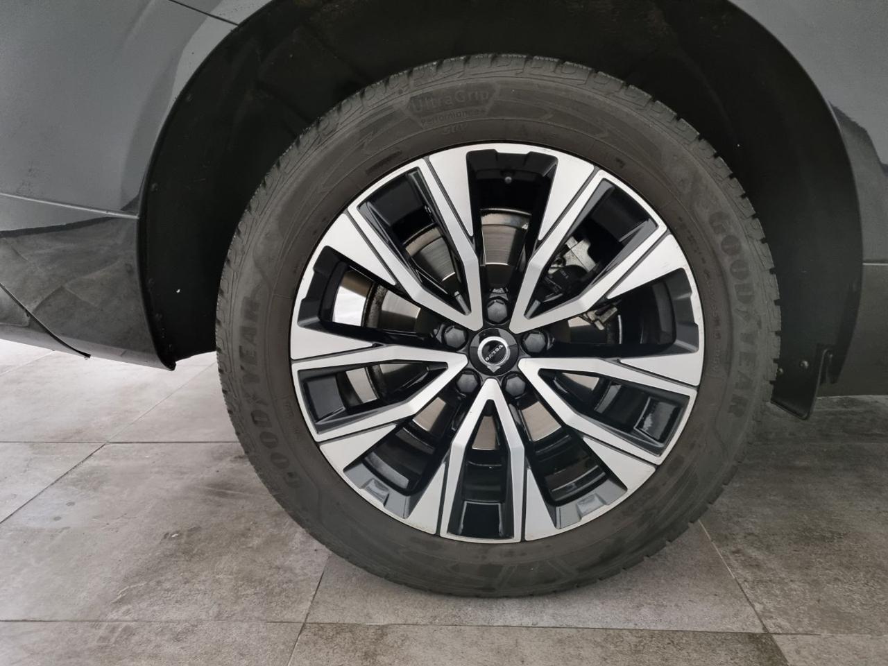 VOLVO XC60 B4 automatico Plus Dark - 15