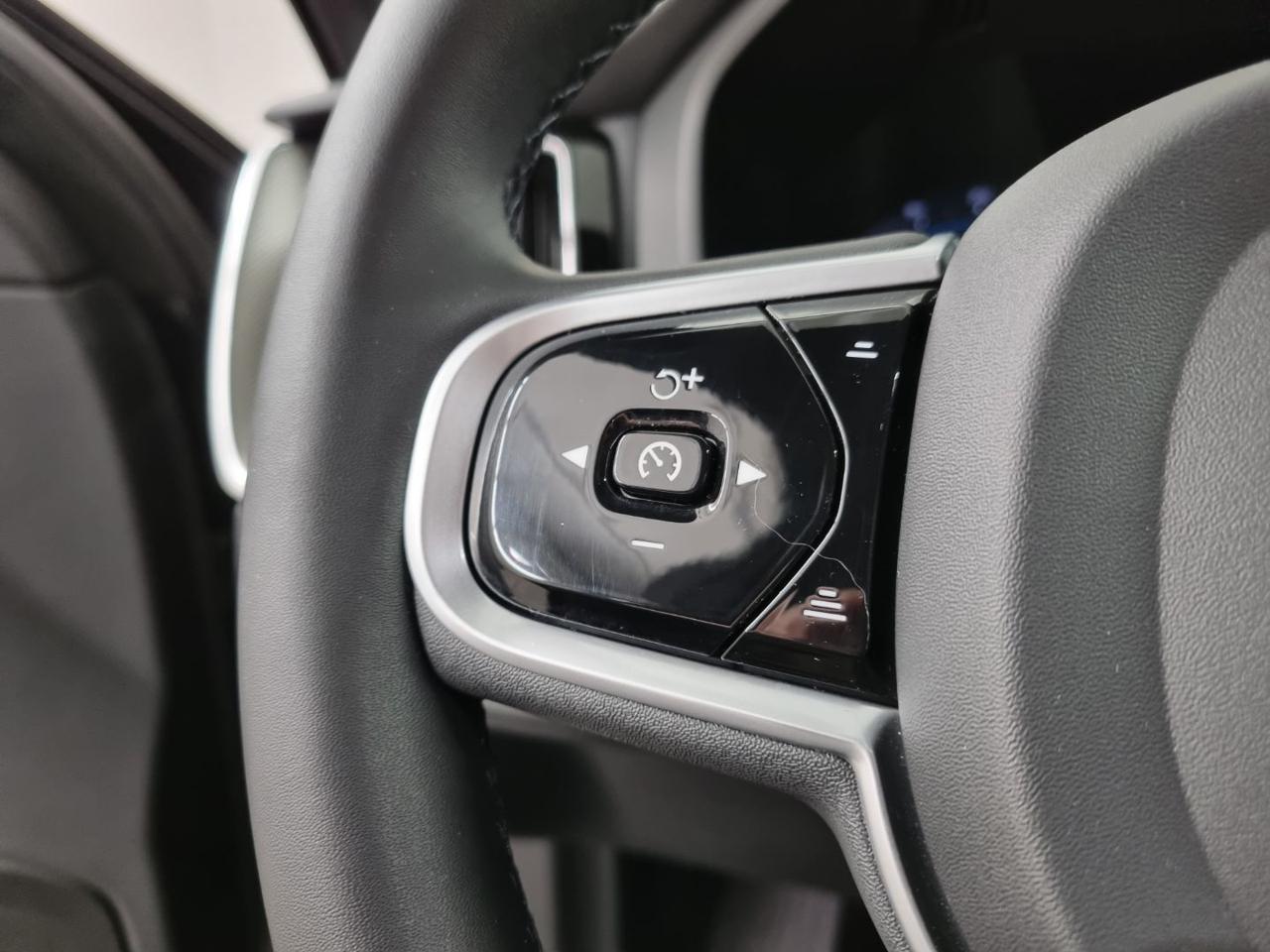 VOLVO XC60 B4 automatico Plus Dark - 19