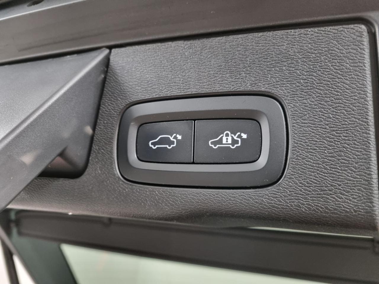 VOLVO XC60 B4 automatico Plus Dark - 13