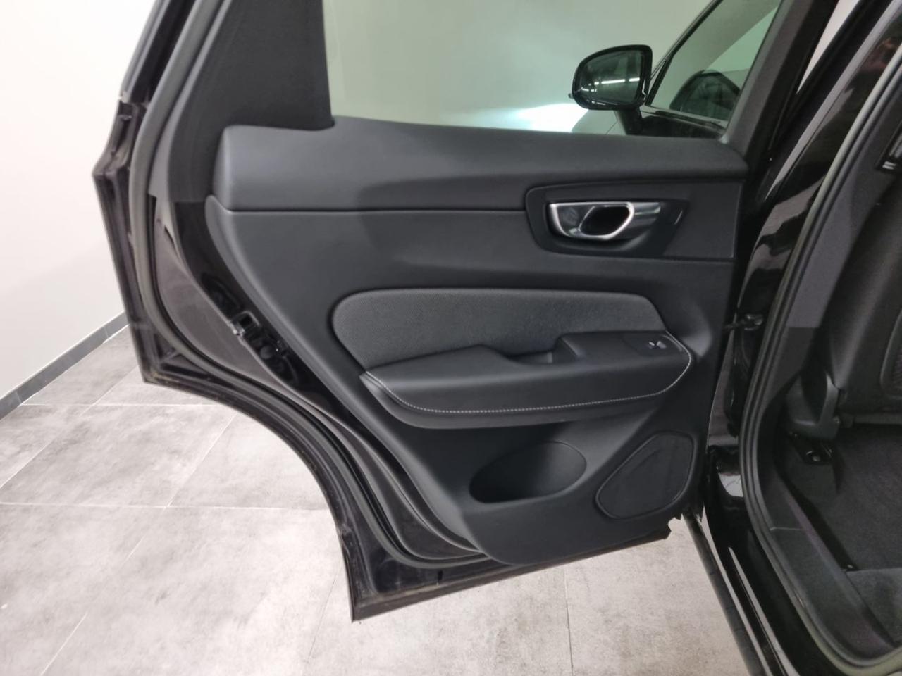 VOLVO XC60 B4 automatico Plus Dark - 22