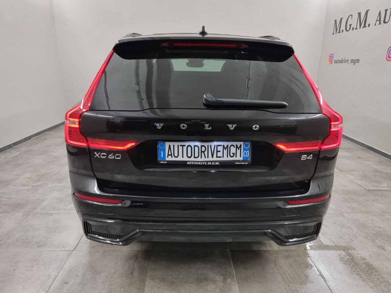 VOLVO XC60 B4 automatico Plus Dark - 3