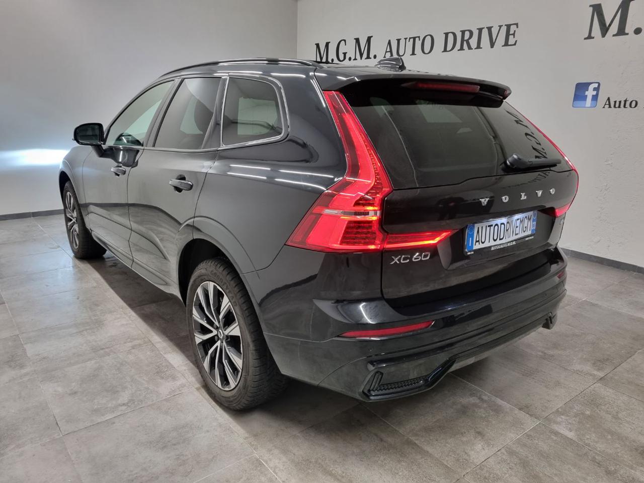 VOLVO XC60 B4 automatico Plus Dark - 34