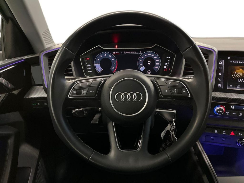 AUDI A1 allstreet 30 TFSI Admired - 11