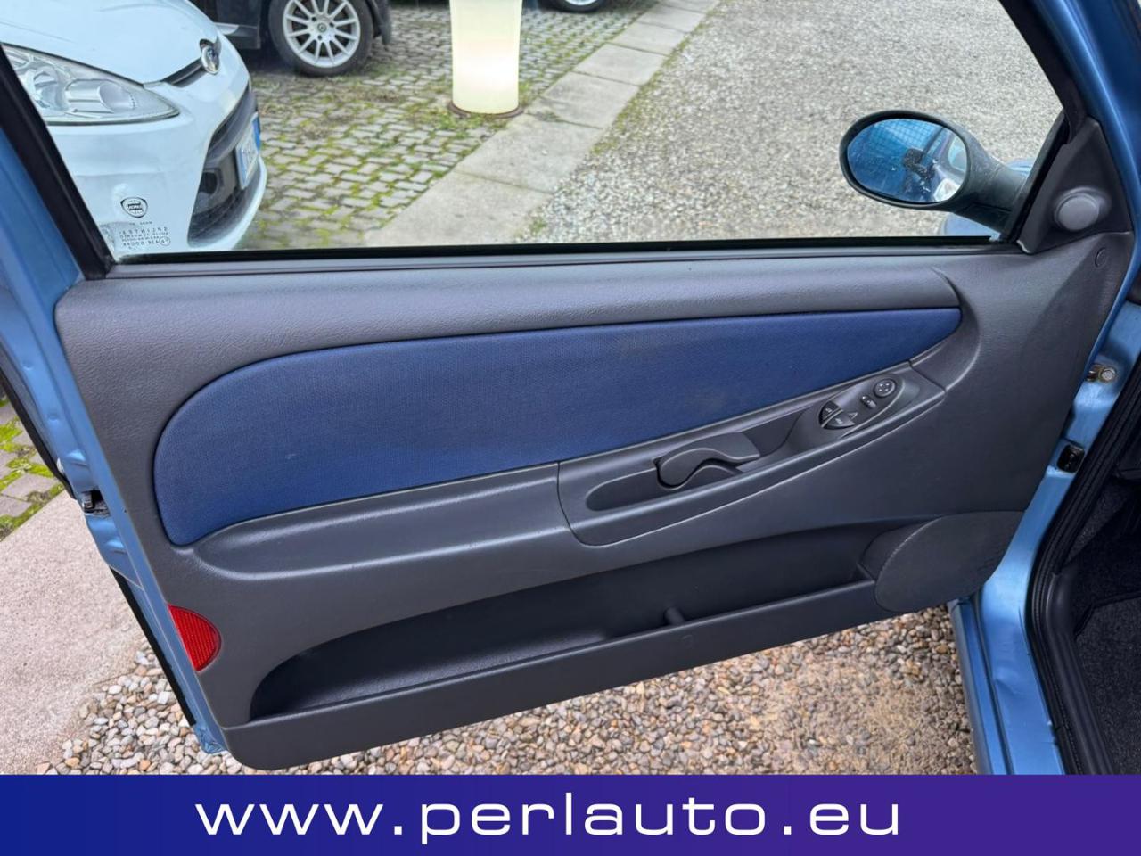 LANCIA Y 1.2i 16V LS CAMBIO AUTOMATICO - 5