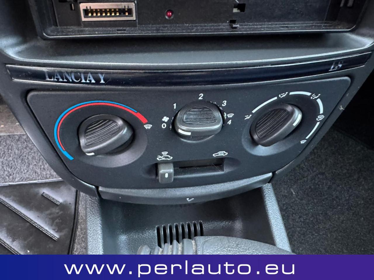 LANCIA Y 1.2i 16V LS CAMBIO AUTOMATICO - 10