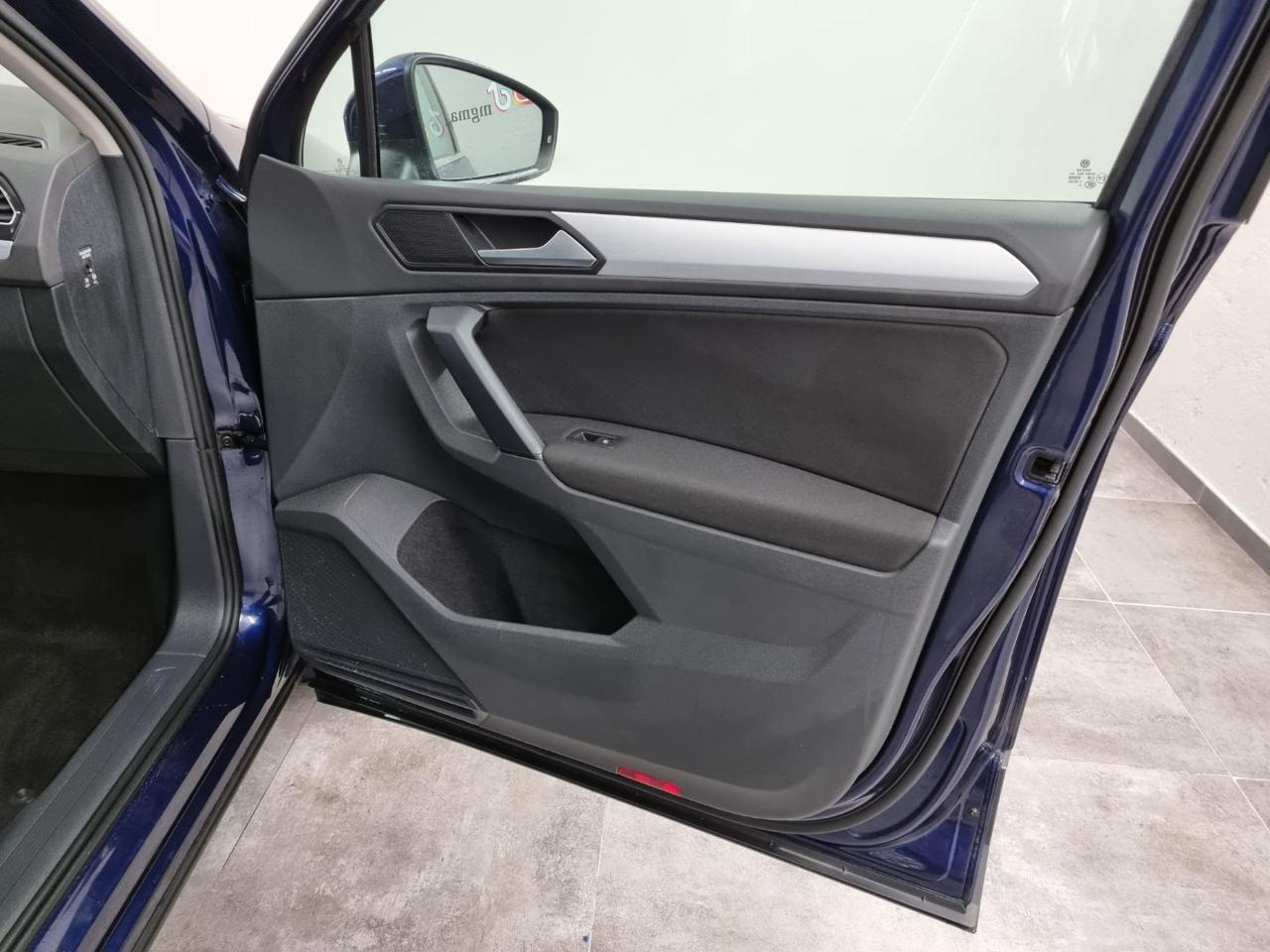 VOLKSWAGEN Tiguan 2.0 TDI SCR DSG 4MOTION Business BMT - 26