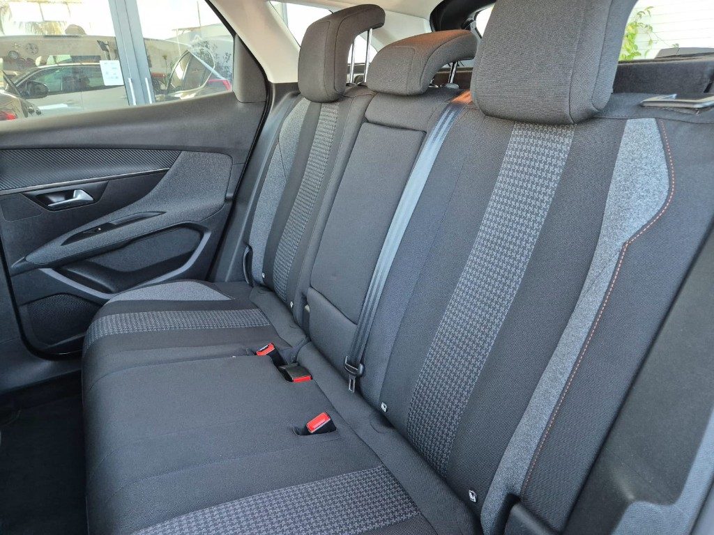 PEUGEOT 3008 BlueHDi 130 S&S - 9