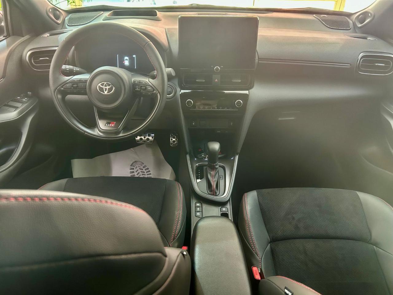 TOYOTA Yaris Cross 1.5 Hybrid 130 CV E-CVT GR SPORT Tetto &TechPack - 4