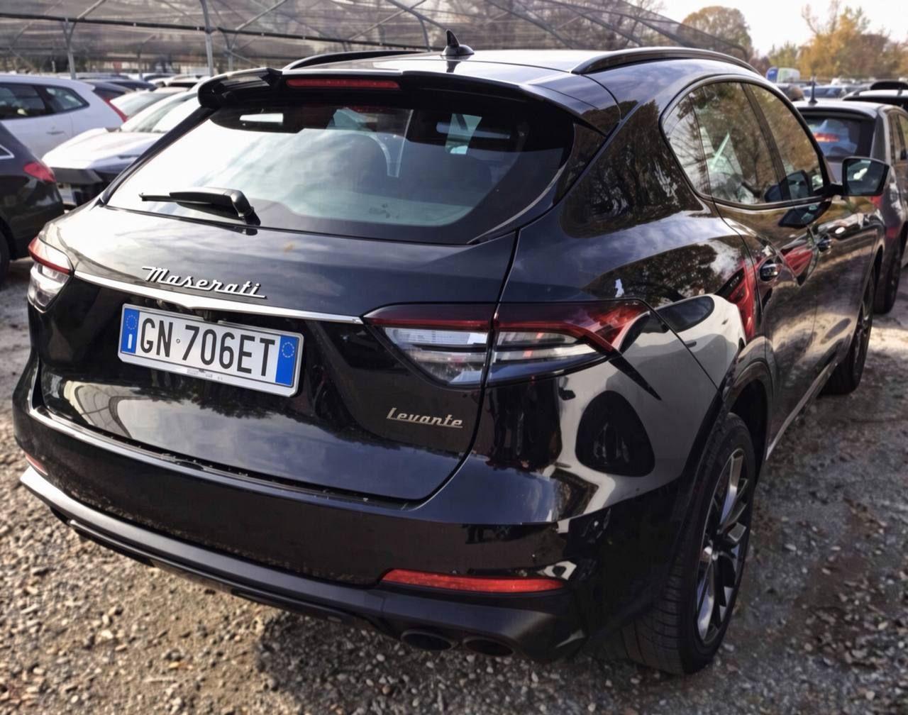 MASERATI Levante MHEV 330 CV AWD GT - 4