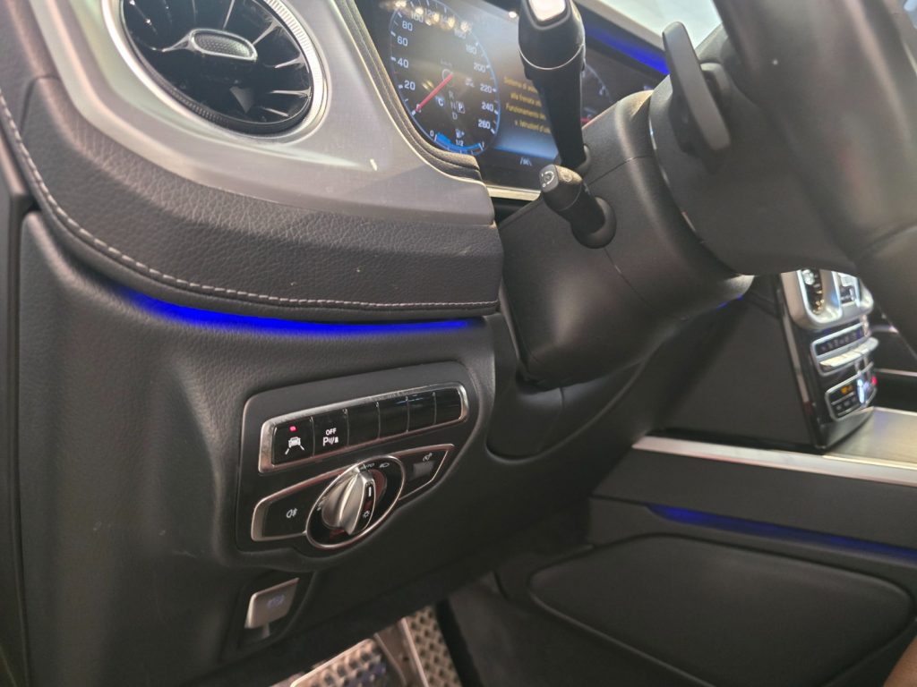 MERCEDES-BENZ G 400 d S.W. AMG Line - 21