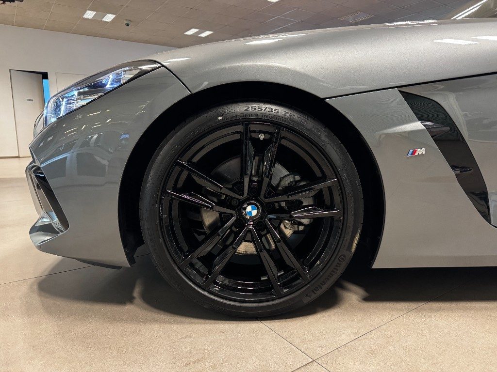 BMW Z4 sDrive20i Msport+19BLACK+HARMAN/KARDON - 4