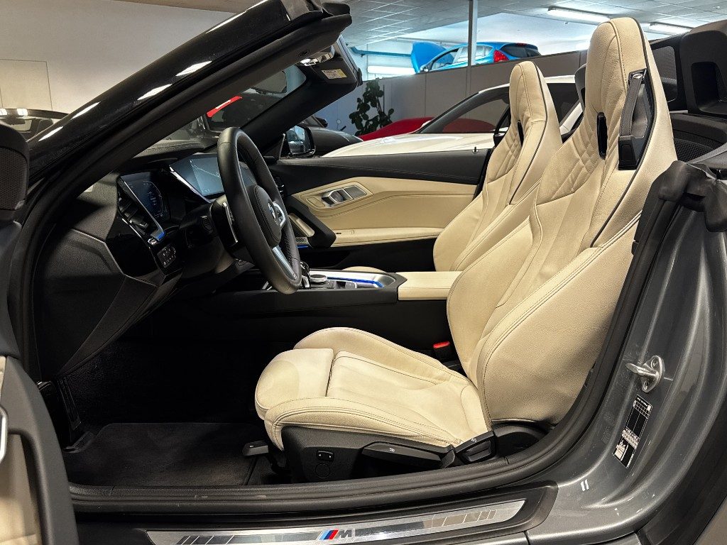 BMW Z4 sDrive20i Msport+19BLACK+HARMAN/KARDON - 18