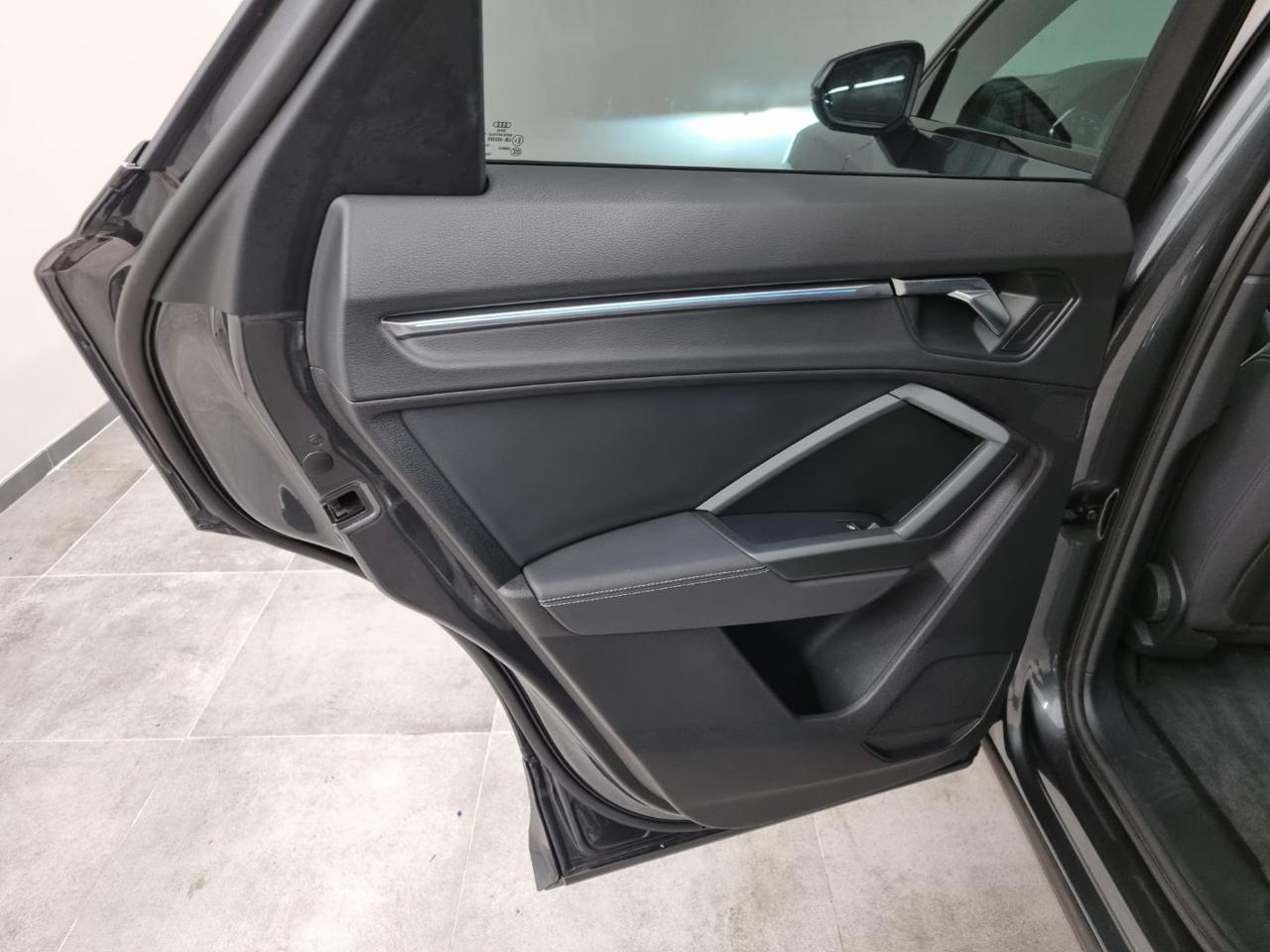 AUDI Q3 SPB 45 TFSI quattro S tronic S line edition - 25