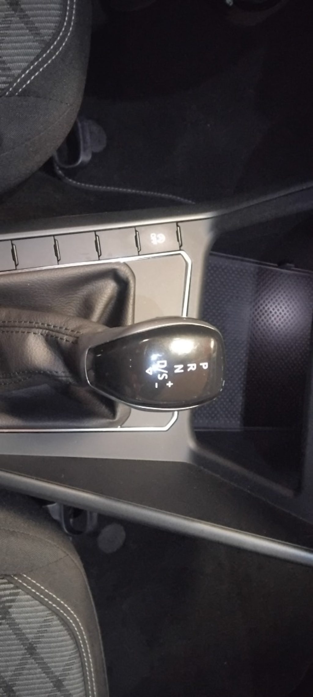 VOLKSWAGEN Taigo 1.0 TSI DSG R-Line TETTO - 22