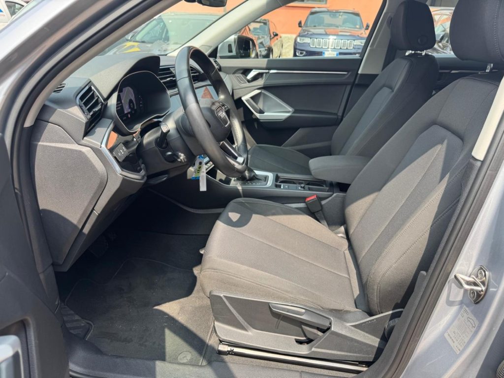 AUDI Q3 SPB 35 TFSI S-Tronic Business Plus - 21