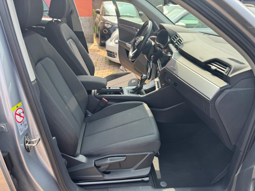 AUDI Q3 SPB 35 TFSI S-Tronic Business Plus - 17