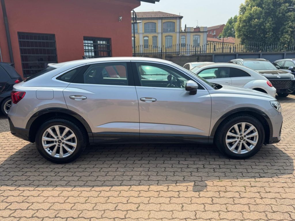 AUDI Q3 SPB 35 TFSI S-Tronic Business Plus - 4