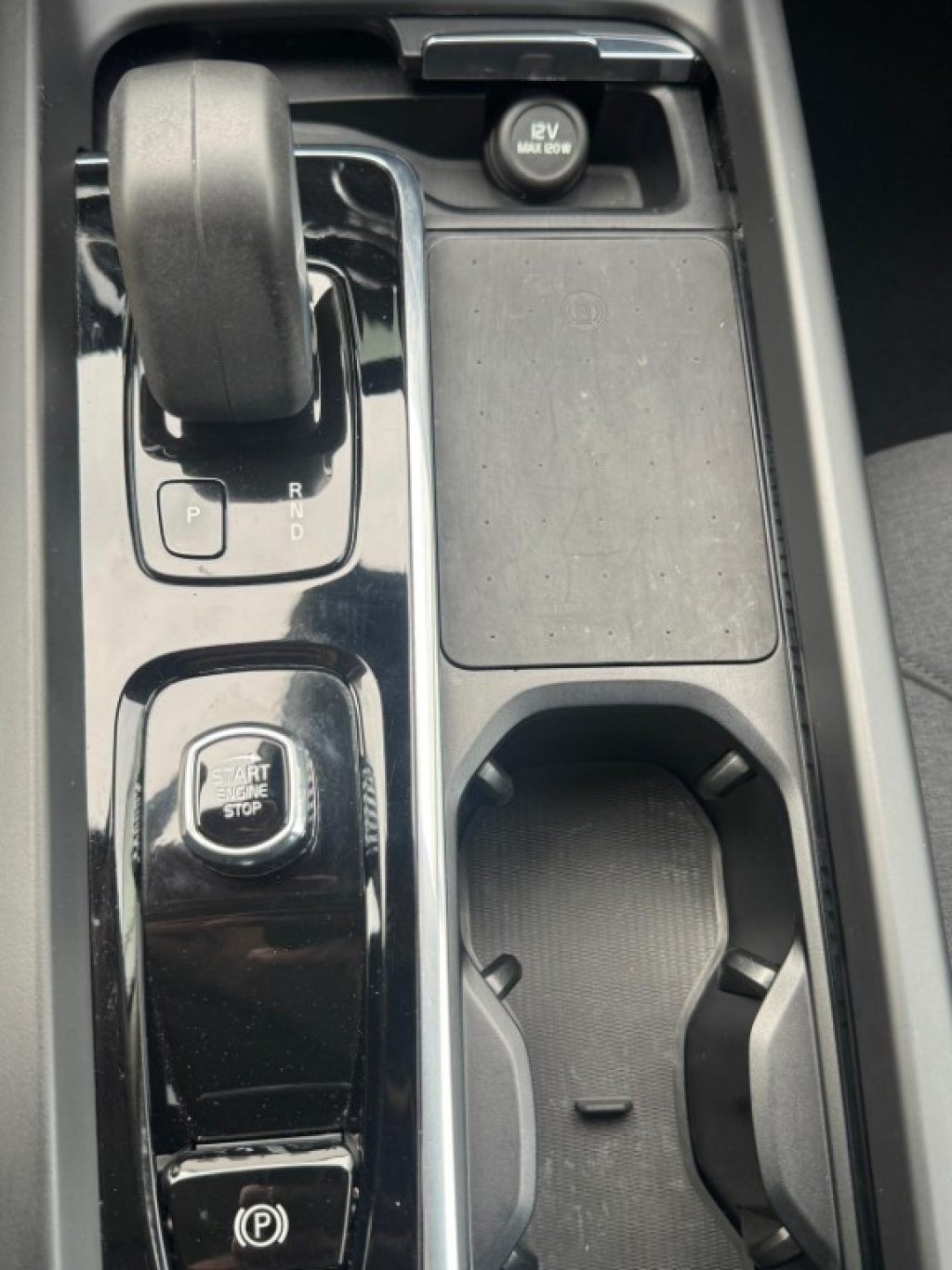 VOLVO XC60 B4 (d) AWD Geartronic Momentum Pro - Grid Foto 13