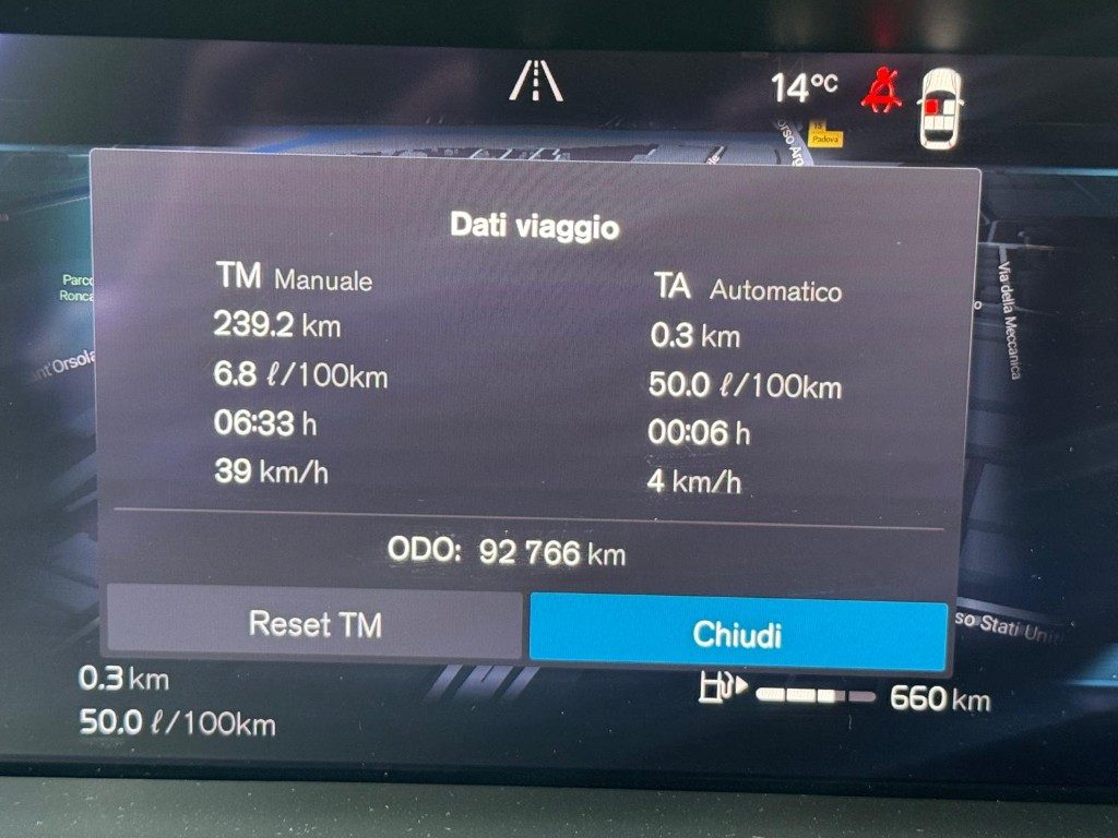 VOLVO XC60 B4 (d) AWD Geartronic Momentum Pro - Grid Foto 14