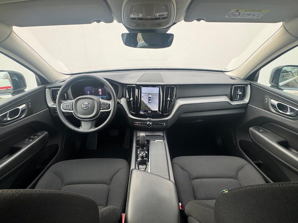 VOLVO XC60 B4 (d) AWD Geartronic Momentum Pro - Grid Foto 17