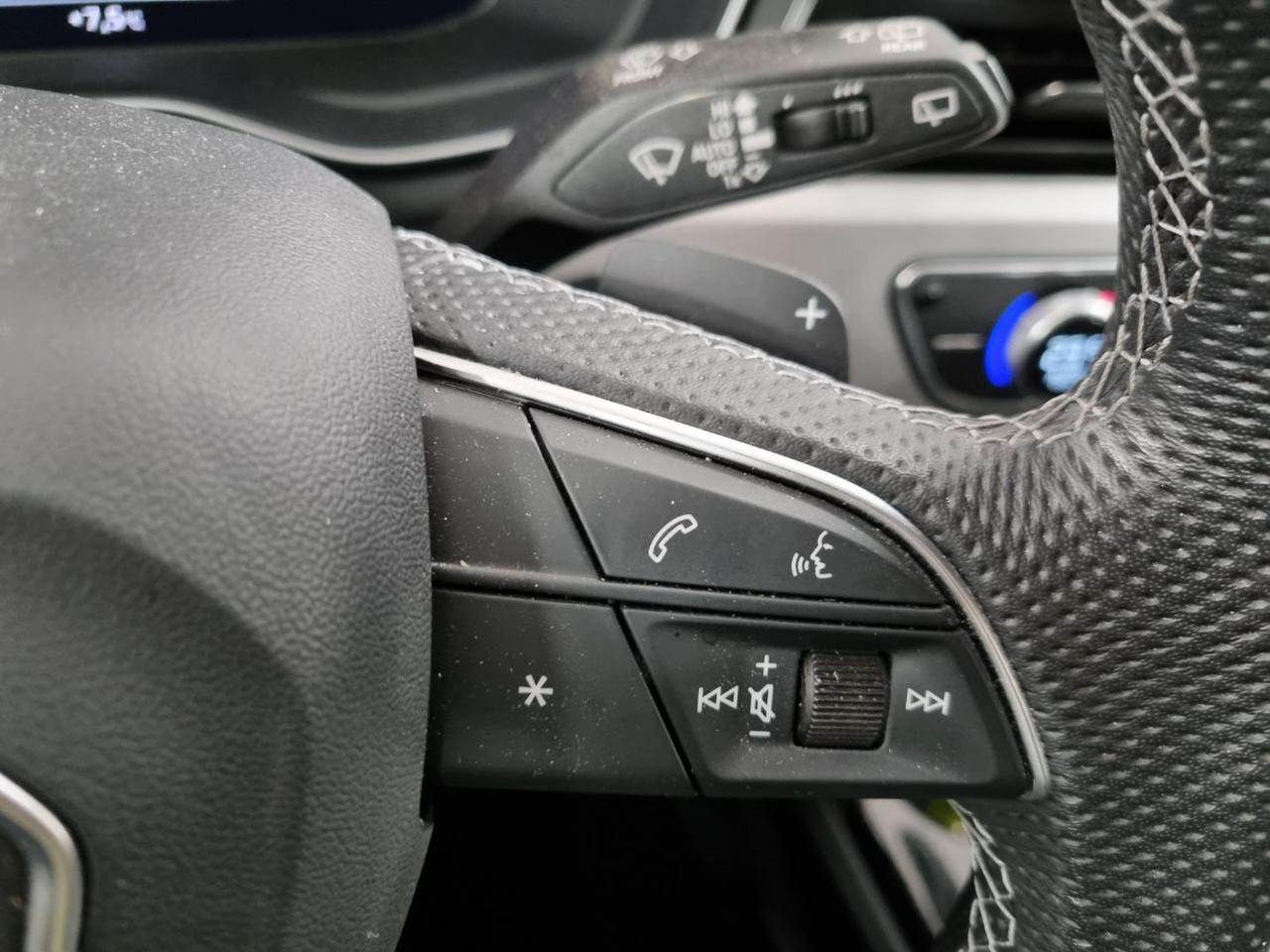 AUDI A4 Avant 40 TFSI quattro S tronic S line edition - 18