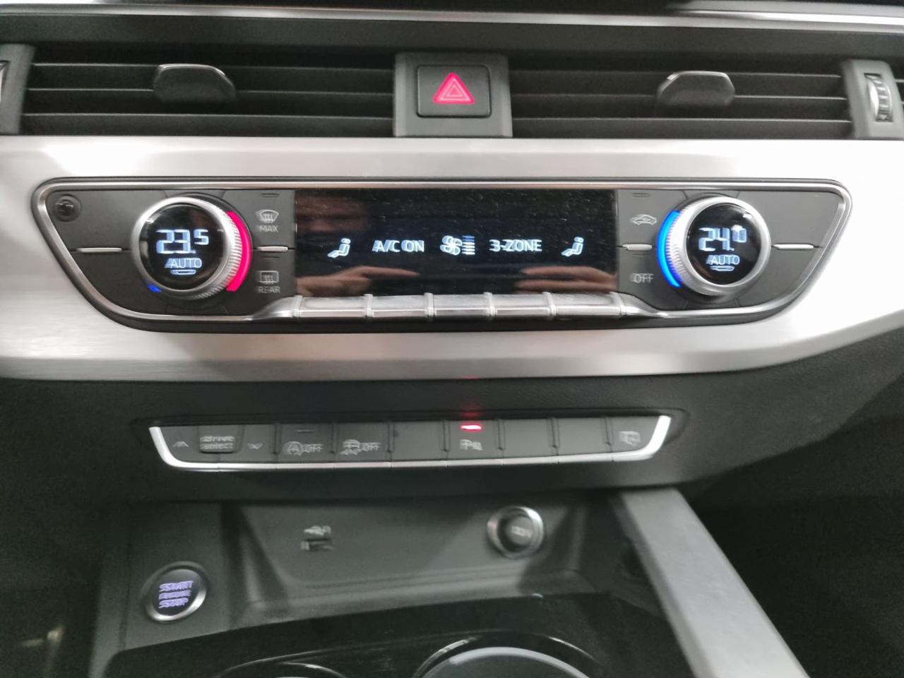 AUDI A4 Avant 40 TFSI quattro S tronic S line edition - 17