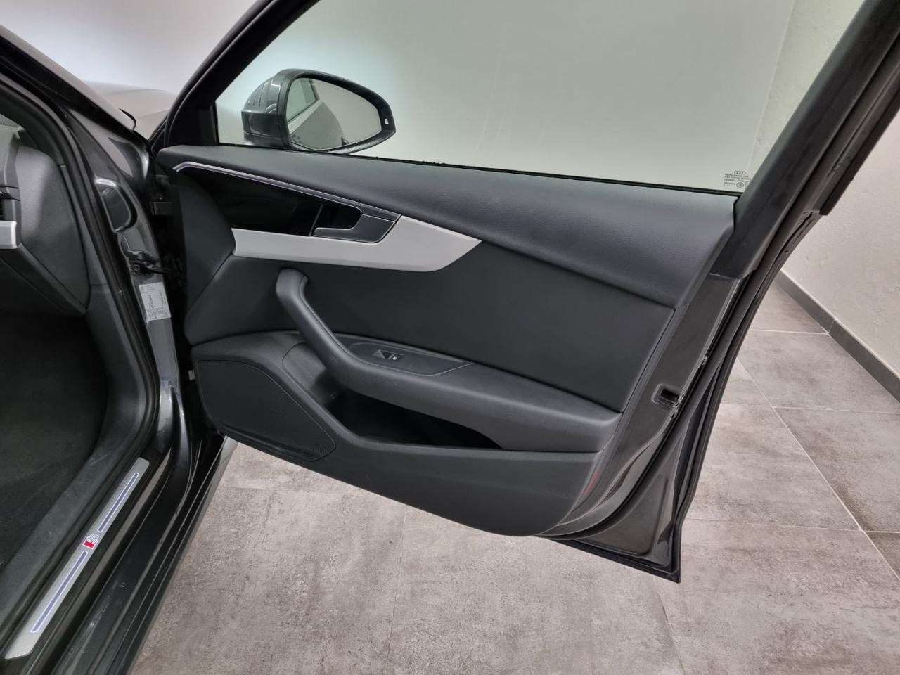 AUDI A4 Avant 40 TFSI quattro S tronic S line edition - 26