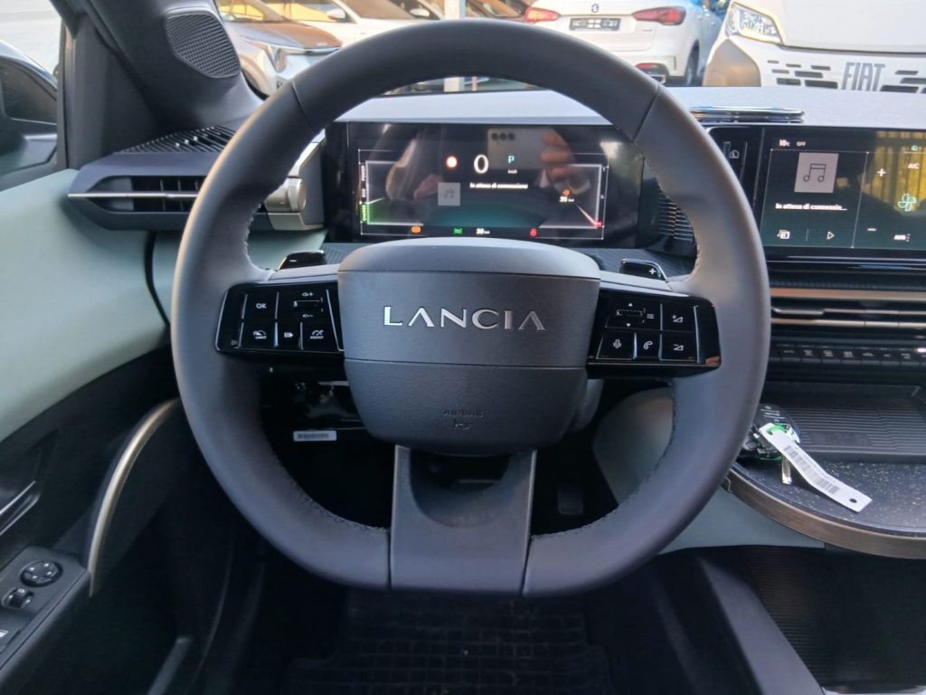 LANCIA Ypsilon Hybrid e-DCT con PACK TECH - 19