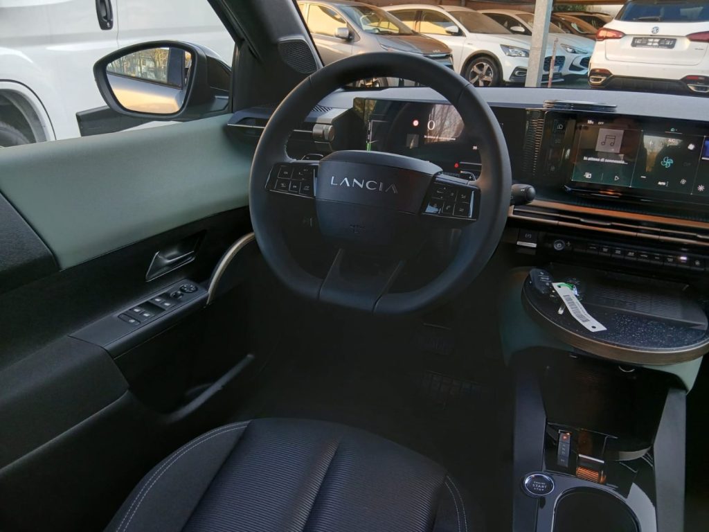 LANCIA Ypsilon Hybrid e-DCT con PACK TECH - 22
