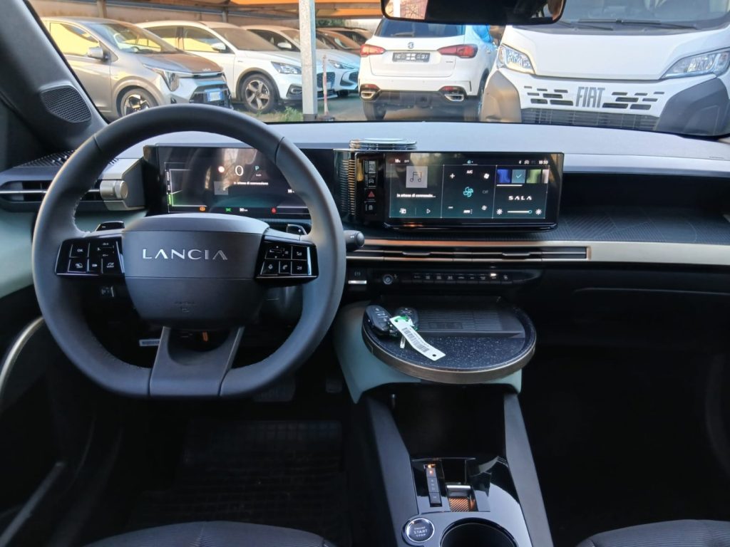 LANCIA Ypsilon Hybrid e-DCT con PACK TECH - 18