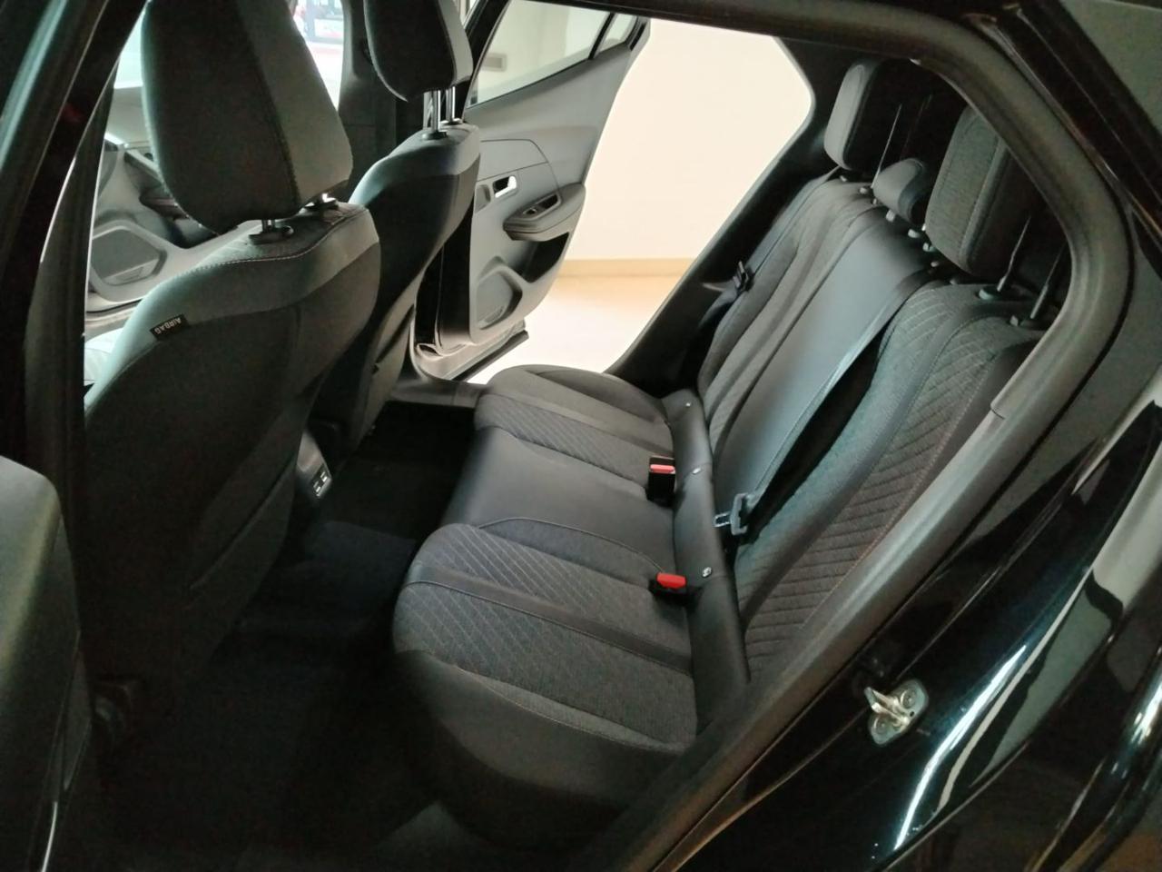 PEUGEOT 2008 PureTech 100 S&S Allure - 12