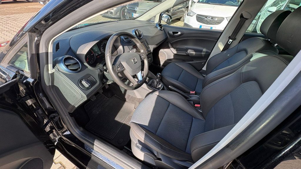 SEAT Ibiza 1.4 TDI 90 CV CR 5p. Connect Grey - 9