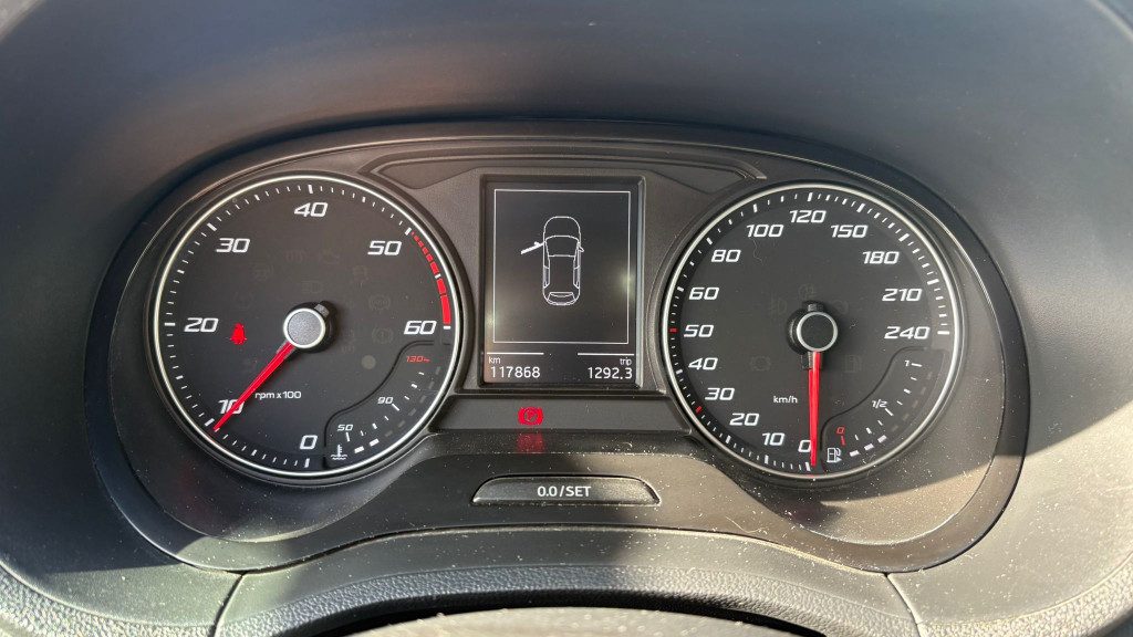 SEAT Ibiza 1.4 TDI 90 CV CR 5p. Connect Grey - 10