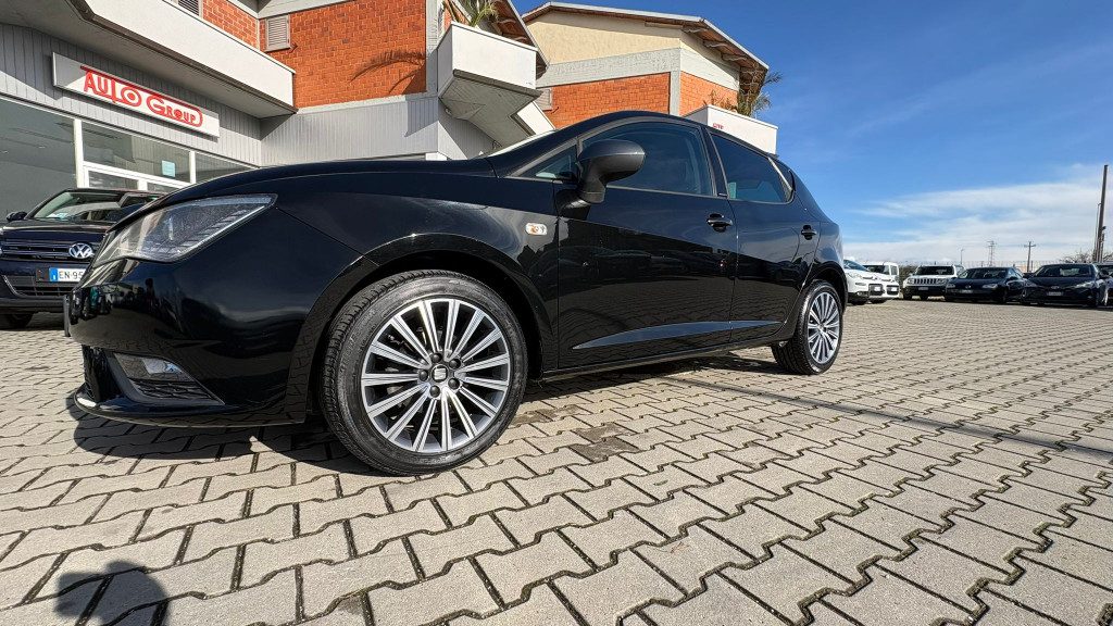 SEAT Ibiza 1.4 TDI 90 CV CR 5p. Connect Grey - 24