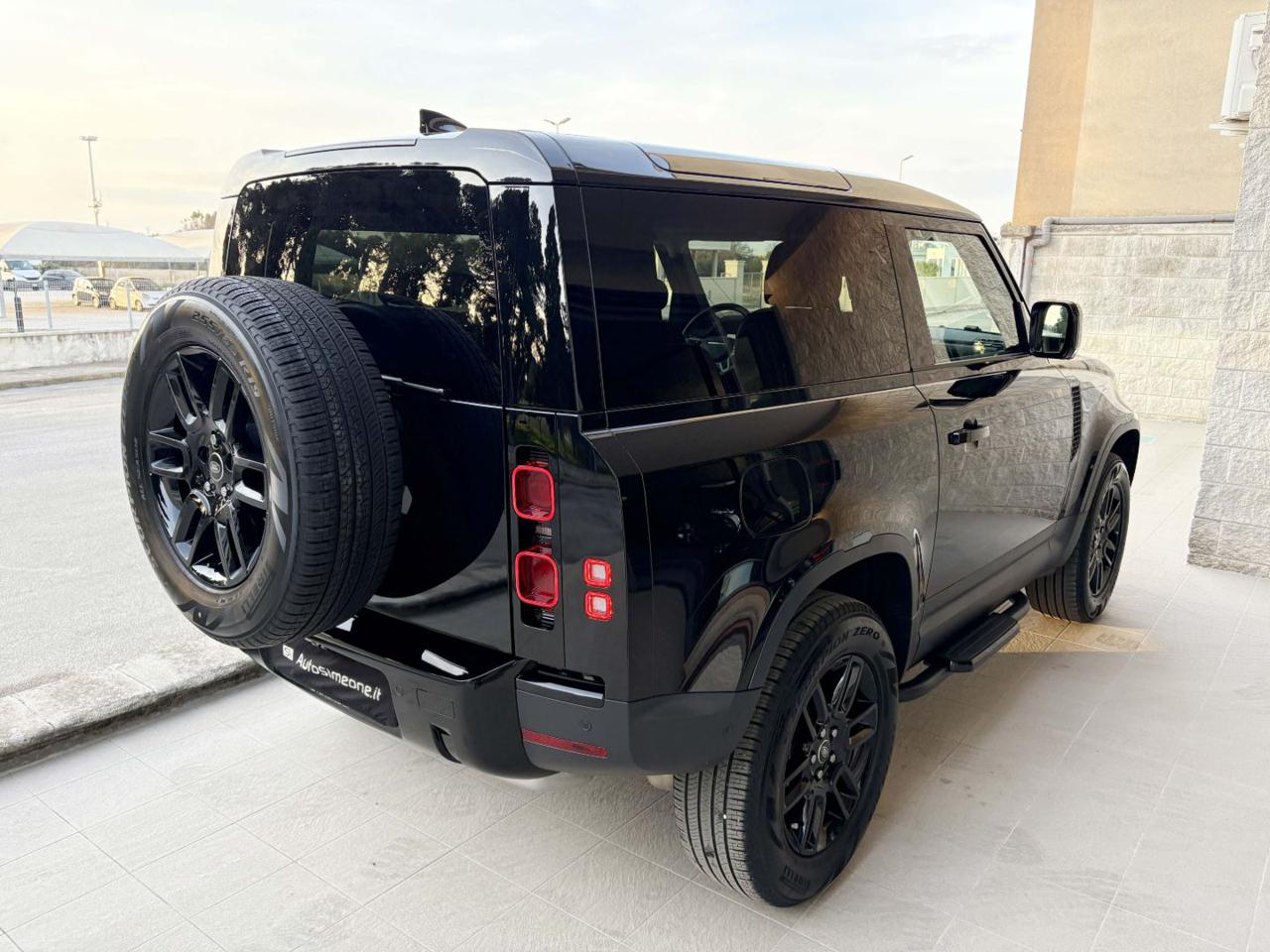 LAND ROVER Defender 90 3.0D I6 200 CV AWD Auto TOTAL BLACK. - 5