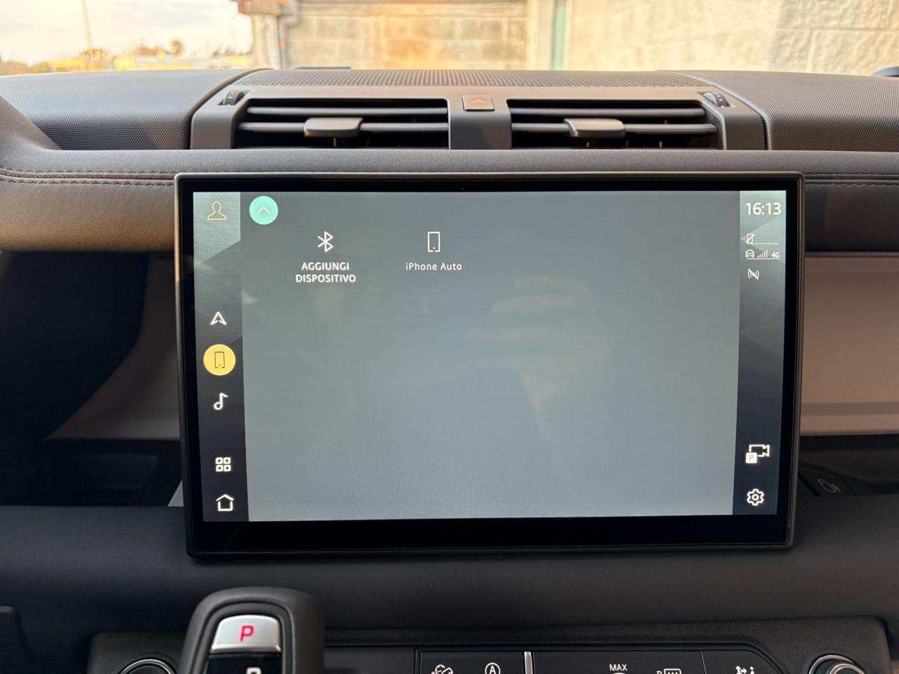 LAND ROVER Defender 90 3.0D I6 200 CV AWD Auto TOTAL BLACK. - 30