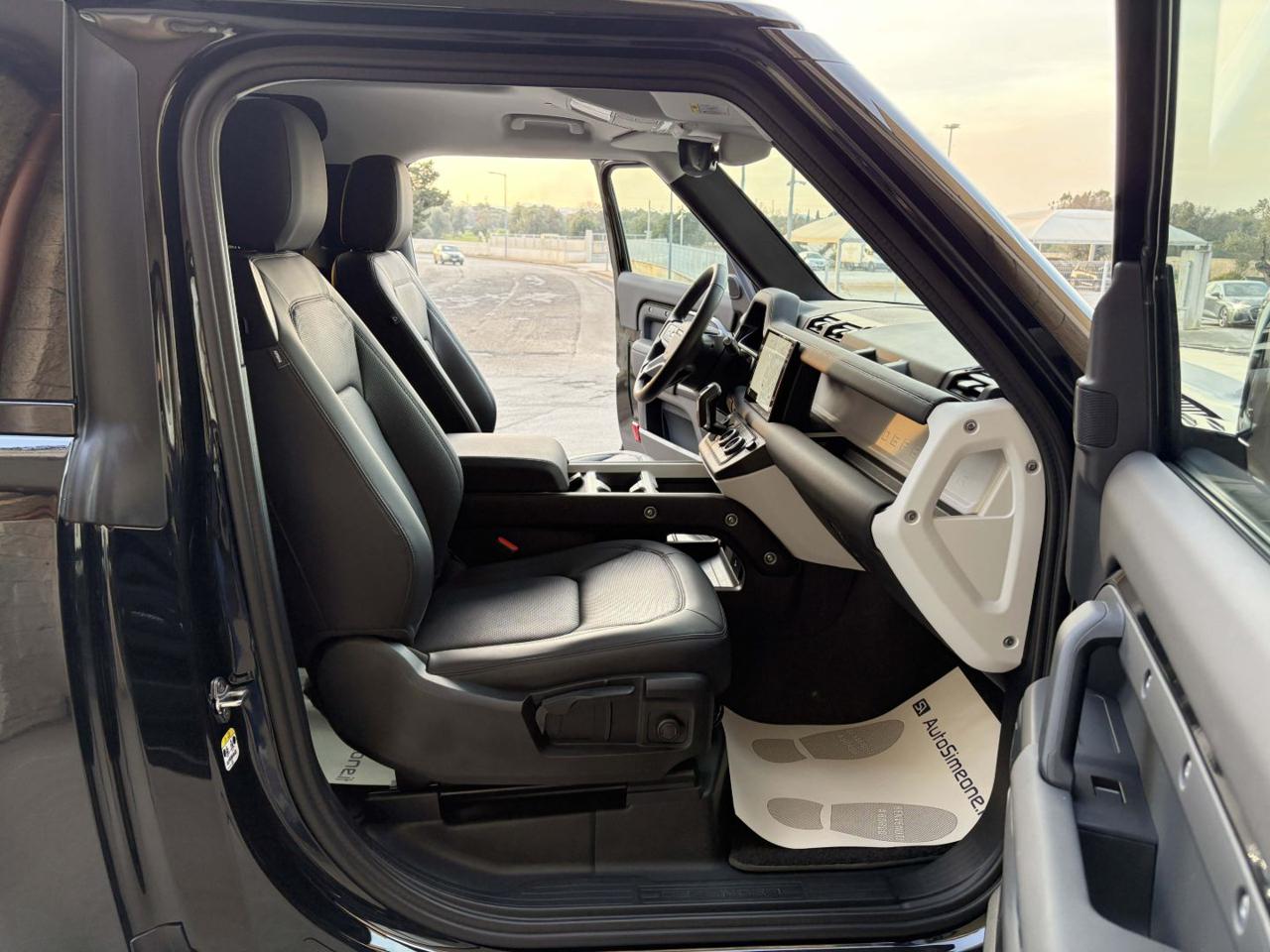 LAND ROVER Defender 90 3.0D I6 200 CV AWD Auto TOTAL BLACK. - 9