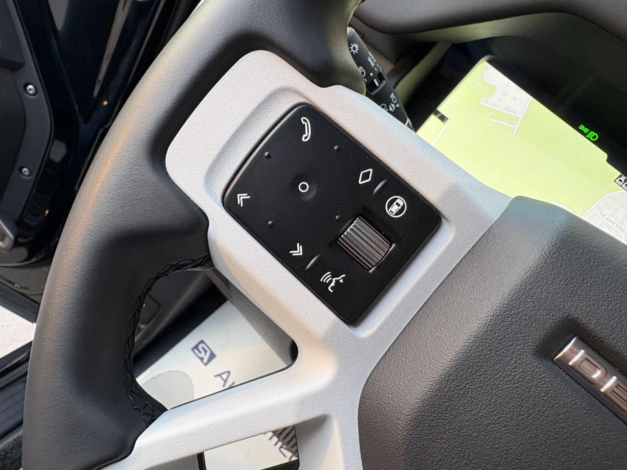 LAND ROVER Defender 90 3.0D I6 200 CV AWD Auto TOTAL BLACK. - 25