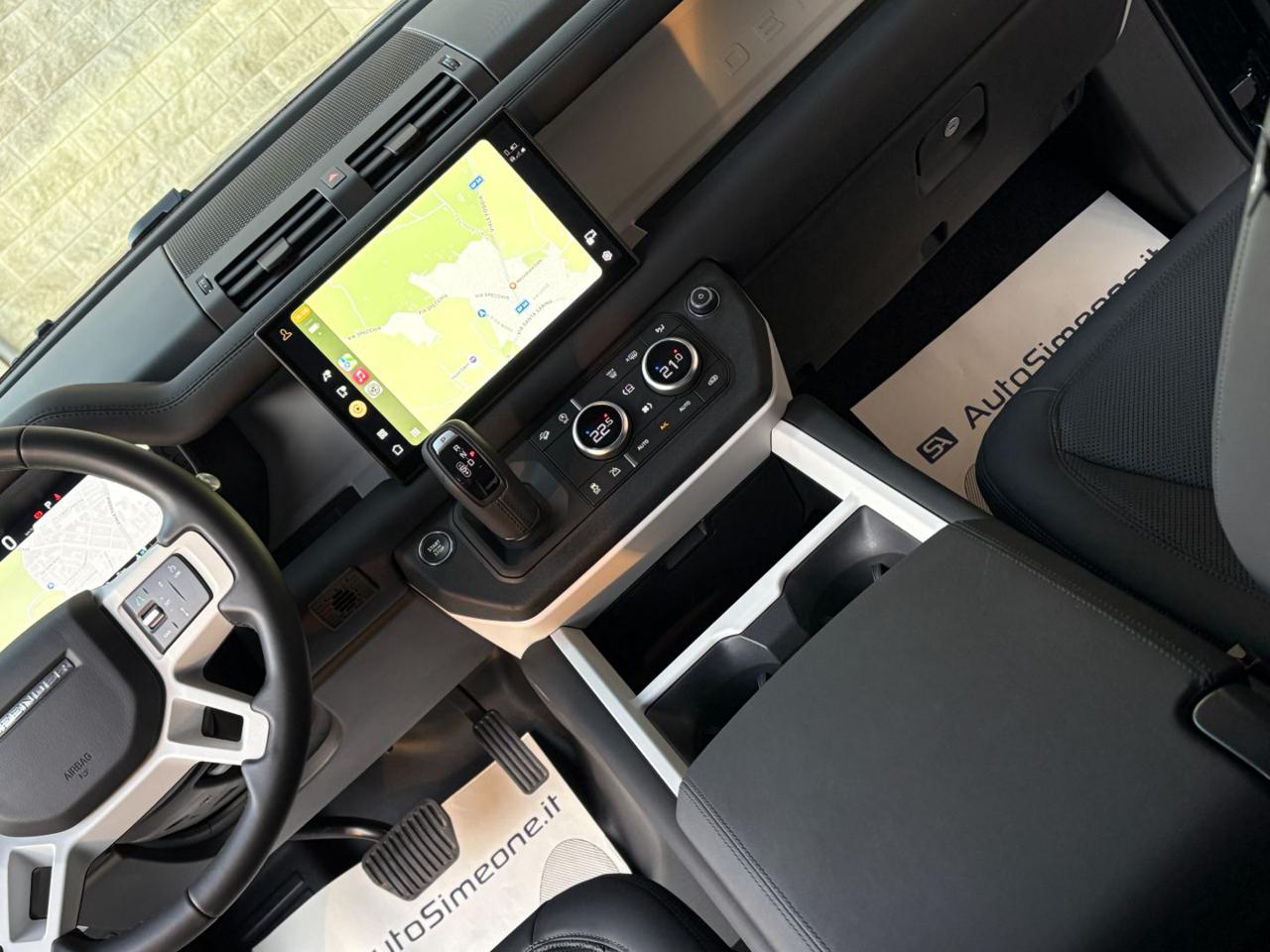 LAND ROVER Defender 90 3.0D I6 200 CV AWD Auto TOTAL BLACK. - 51