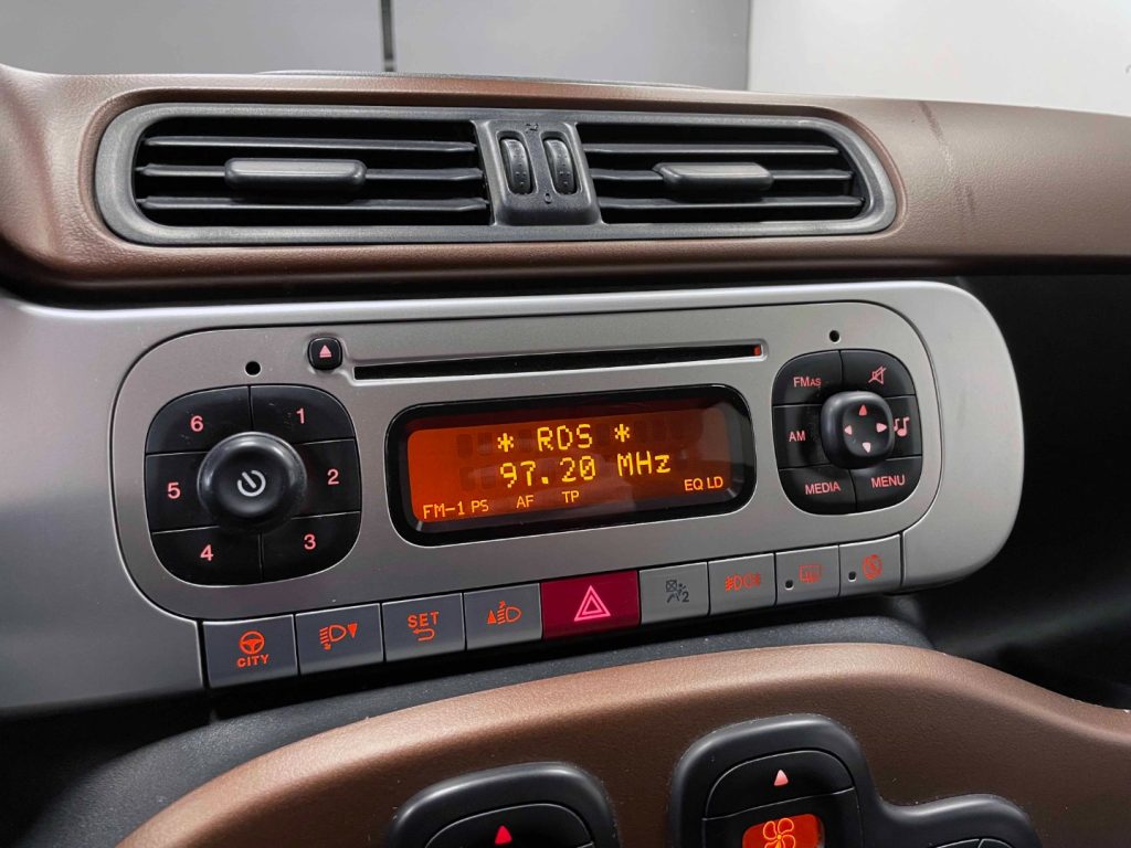 FIAT Panda 1.3 MJT 16V CROSS 4x4 S - 23