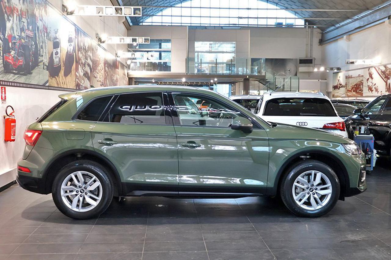 AUDI Q5 40 TDI Quattro S-Tronic Business - 2