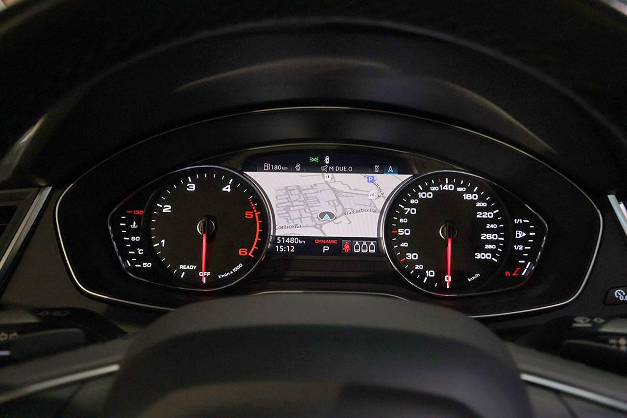 AUDI Q5 40 TDI Quattro S-Tronic Business - 35