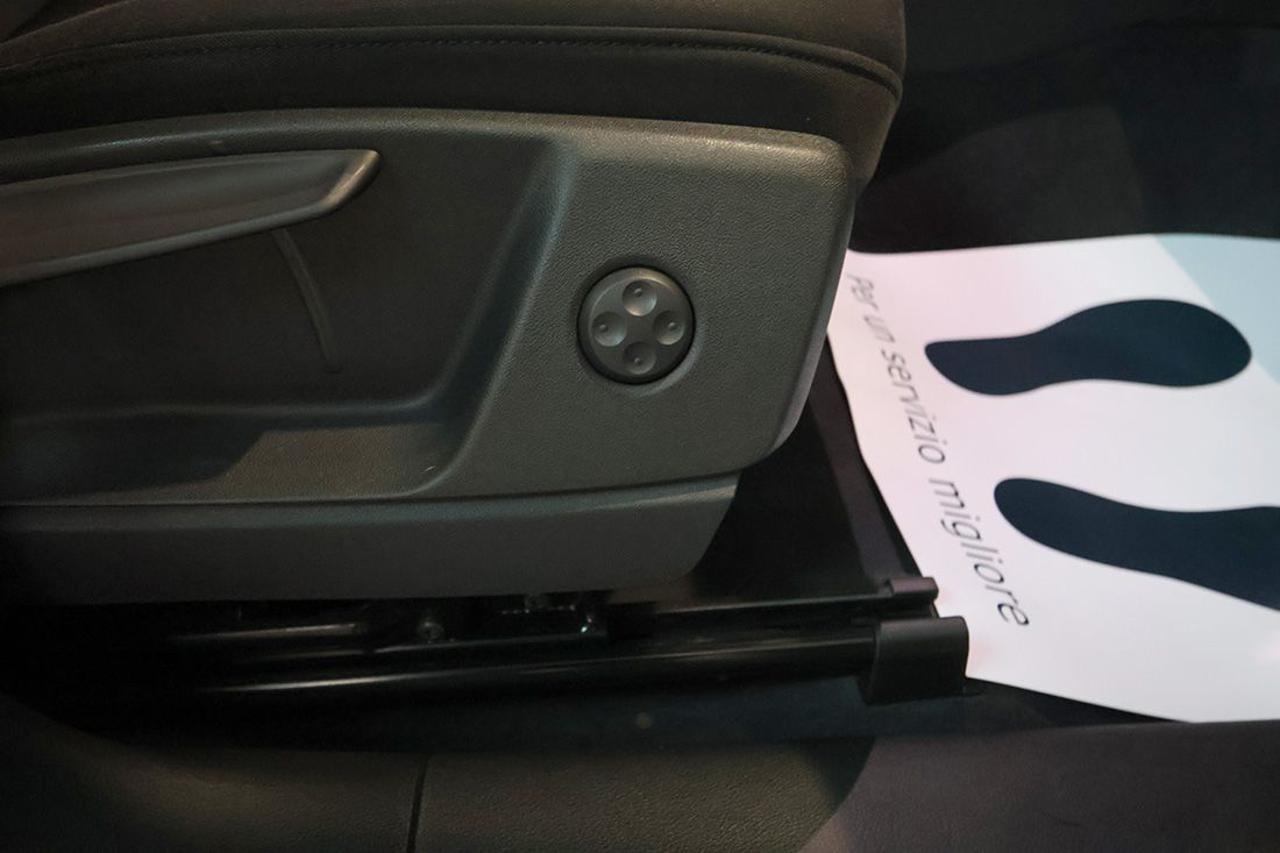 AUDI Q5 40 TDI Quattro S-Tronic Business - 46