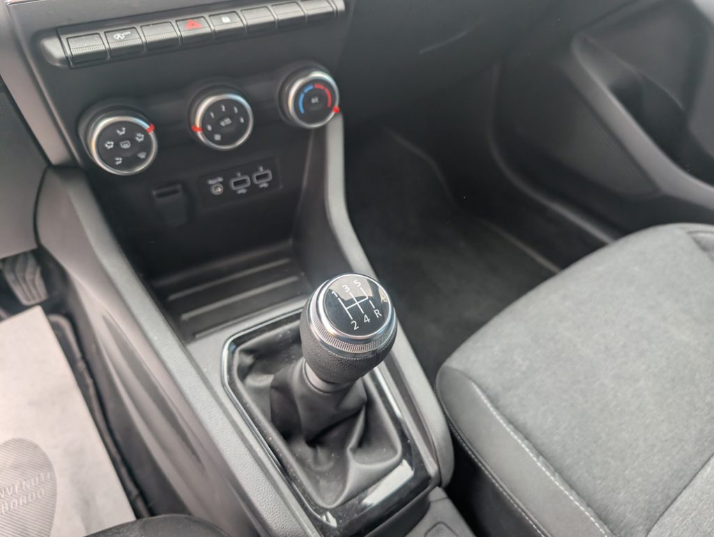 RENAULT Clio SCe 65 CV 5P Equilibre AZIENDALE OK NEOPATENTATI - 27