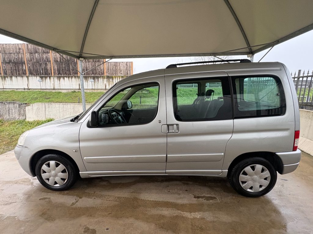 CITROEN Berlingo 1.4 5p. 5 POSTI CLIMA FARI FENDI OK NEOP - 25