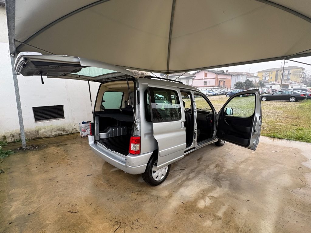 CITROEN Berlingo 1.4 5p. 5 POSTI CLIMA FARI FENDI OK NEOP - 29