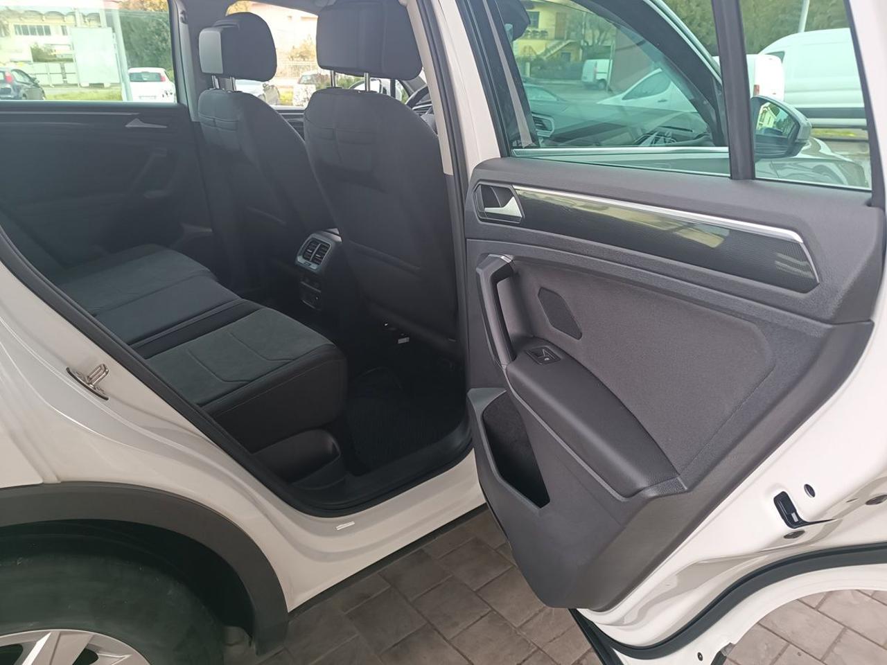 VOLKSWAGEN Tiguan 2.0 TDI 150 CV SCR DSG Elegance - 11
