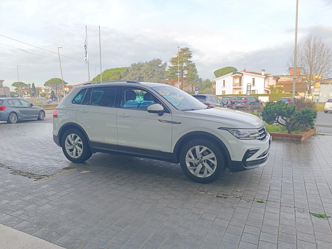 VOLKSWAGEN Tiguan 2.0 TDI 150 CV SCR DSG Elegance - 25